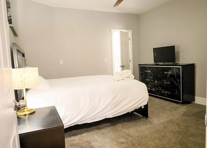 Gorgeous 4bdr In Chicago,15mins From Dwtn
